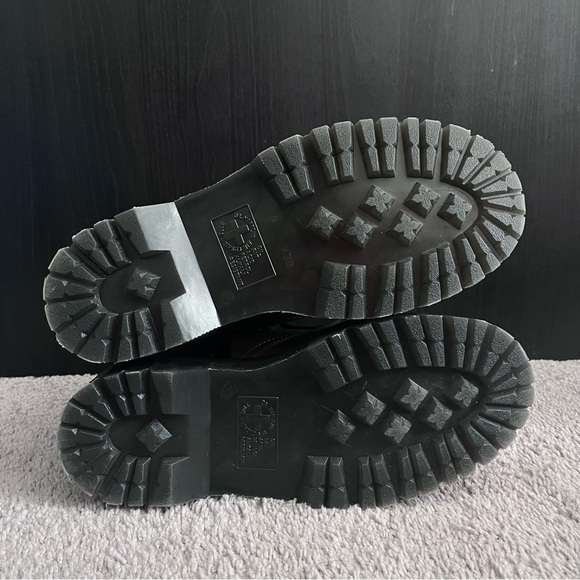 DR. MARTENS JADON PLATFORM BOOTS IN ANTIQUE OLIVE - Picture 5 of 7